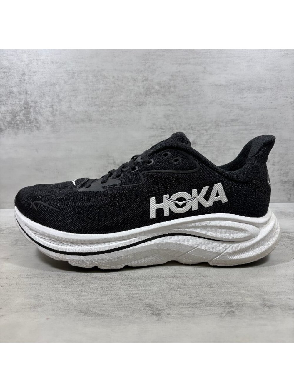 Hoka One One Clifton 10 Running Shoes - Men's Size 12 - Black